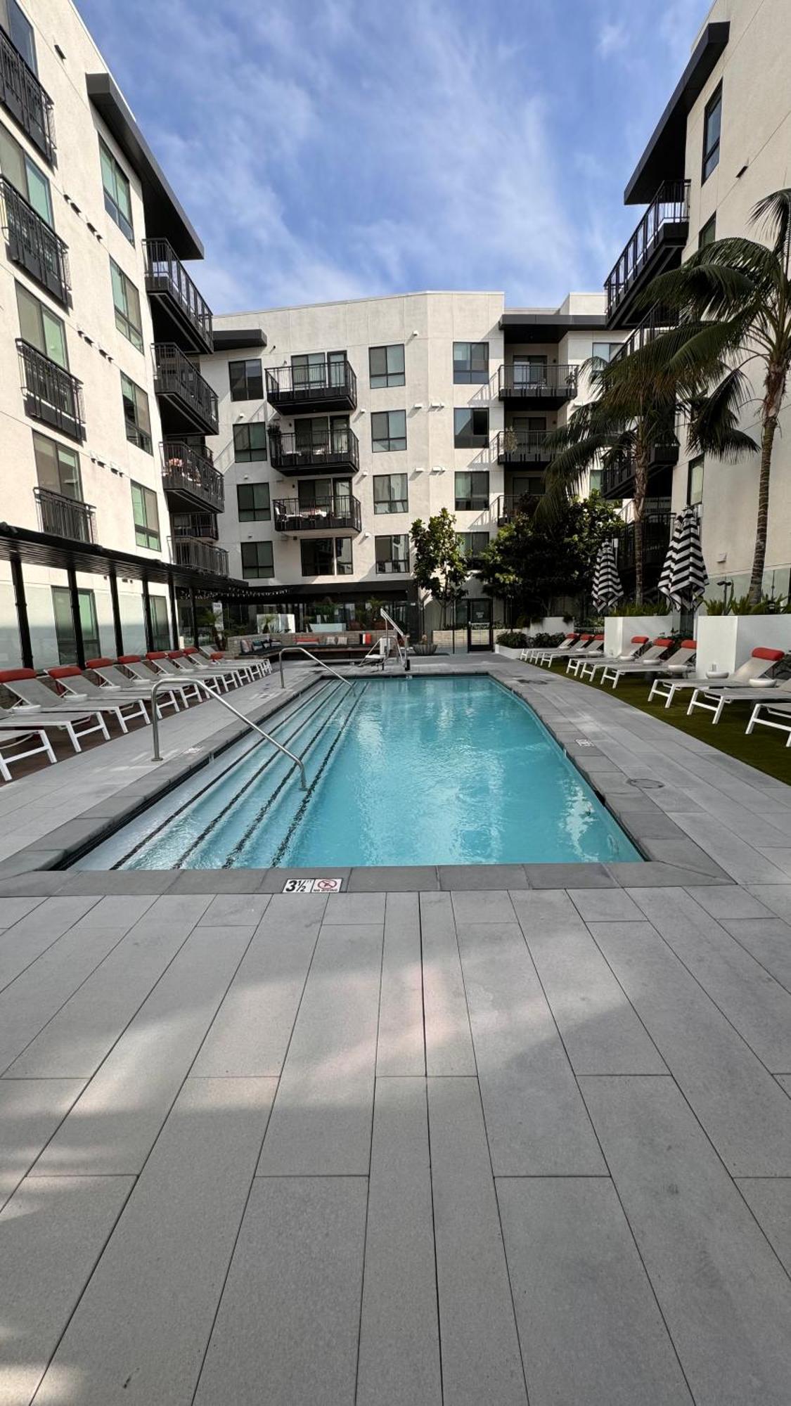 Wallace Luxurious Los Angeles Exterior photo